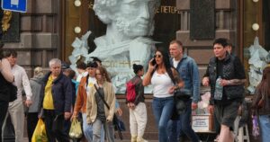 Москва та Петербург у паніці: росіяни шукають шляхи завершення війни, рейтинг Путіна падає