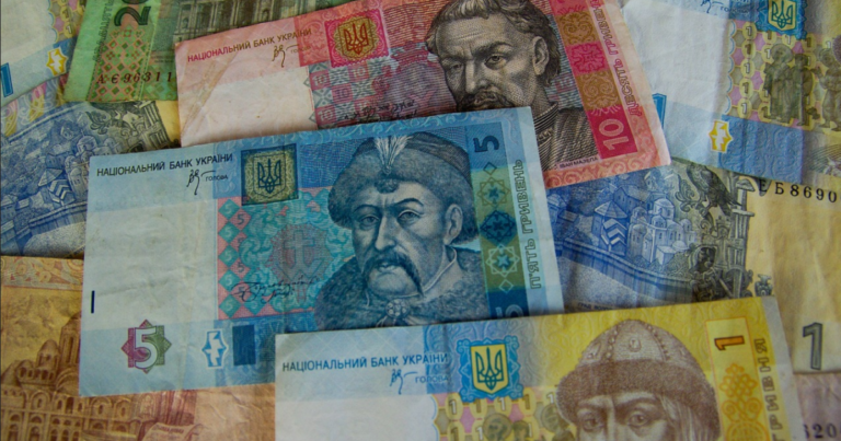 Недійсні гривні: які банкноти НБУ вилучає з обігу і як їх обміняти