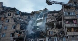 Дефіцит ракет Patriot: як Україна бореться з новою тактикою Росії у війні за небо