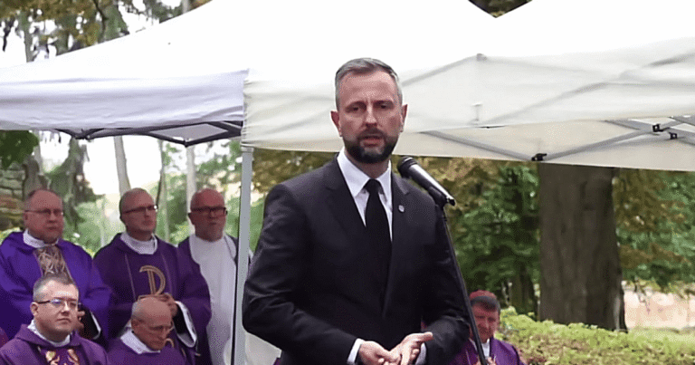 Заклик до примирення: Польський міністр оборони Владислав Косіняк-Камиш закликає до переосмислення минулого Волині