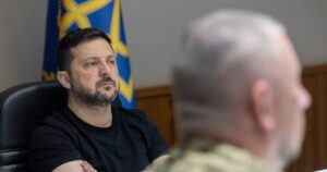 Зміцнення фронту: Нарада Зеленського з командирами визначила пріоритети щодо боєприпасів та оборони