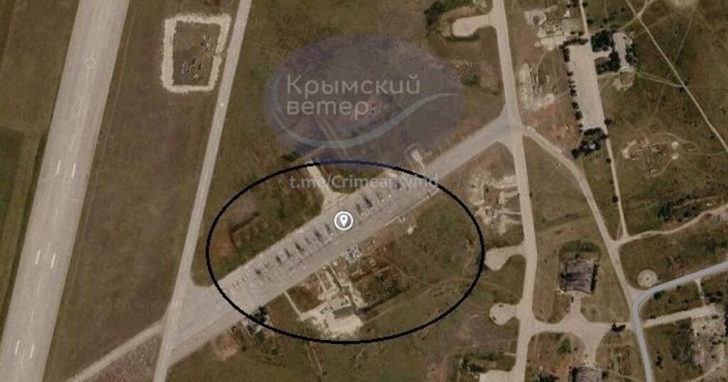 У Криму після вибухів зникло світло: повідомляють про удари в районі військового аеродрому "Гвардійське"