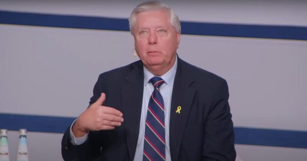 Перед смертю Ліндсі Грем обговорив із Трампом Україну та нові санкції проти Росії — Axios — Світ Перед смертю Ліндсі Грем обговорив із Трампом Україну та нові санкції проти Росії — Axios — Світ