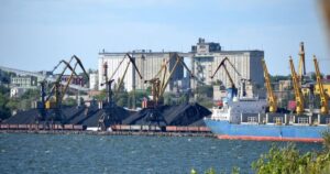 Росія вдарила по порту Миколаєва: загинули люди, пошкоджено іноземні судна
