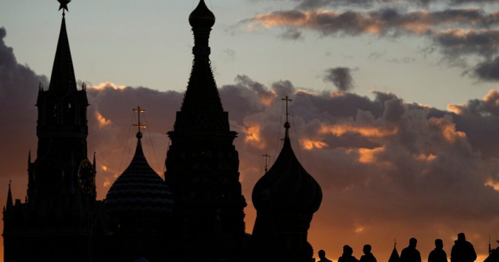 У Росії стрімко закінчується бензин: Кремль б'є на сполох і вже не в змозі приховати масштабів кризи — Світ
