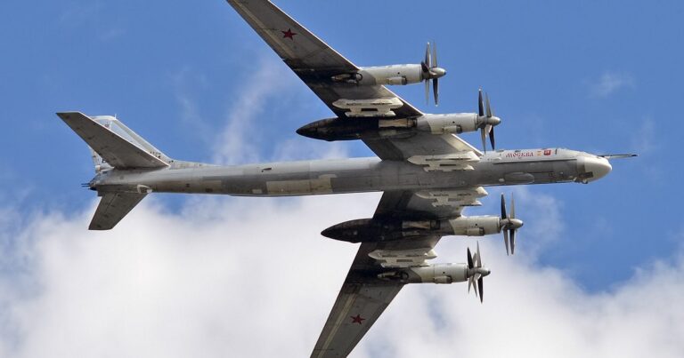 Повітряна тривога: Російські Ту-95МС у повітрі – можливі ракетні пуски