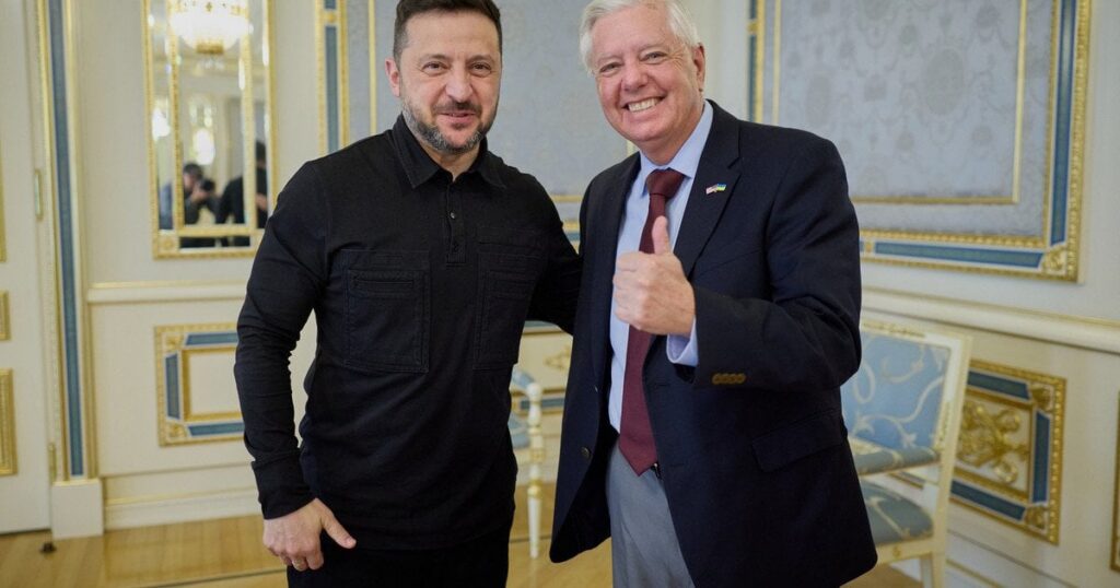 Зеленський емоційно відреагував на смерть Ліндсі Ґрема Зеленський емоційно відреагував на смерть Ліндсі Ґрема