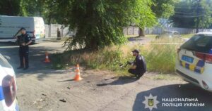 У Кам'янському чоловік кинув гранату у працівника ТЦК та поліцейського: деталі — Укрaїнa
