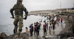 До Іспанії раптово прорвалися 50 тисяч мігрантів: почався повний хаос, влада пішла на екстрені кроки