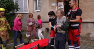 10 днів із тілом чоловіка: пенсіонерка з деменцією жила з померлим, а соцслужби відмовилися її забрати