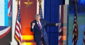 Трампу подарували ексклюзивний перстень з алмазами — коштує цілий статок (фото)