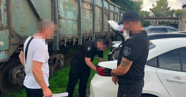 Викриття схеми ухилення від мобілізації: судді та адвокати на Сумщині допомагали військовозобов’язаним через фіктивні розлучення