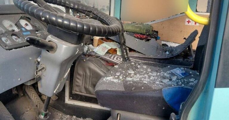 Росіяни атакували маршрутку дронами в центрі Херсона: жертви та подробиці