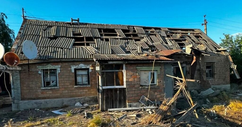 Росіяни атакували дронами: прилетіло в магазин — є поранені Росіяни атакували дронами: прилетіло в магазин — є поранені