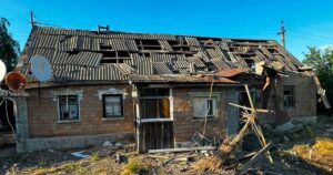 Нікополь під ударом: четверо цивільних поранені внаслідок атаки дронами, пошкоджено магазин