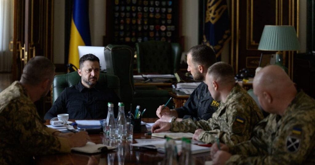 Зеленський після наради з Драпатим оголосив про зміни в ЗСУ: що чекає на воїнів Зеленський після наради з Драпатим оголосив про зміни в ЗСУ: що чекає на воїнів