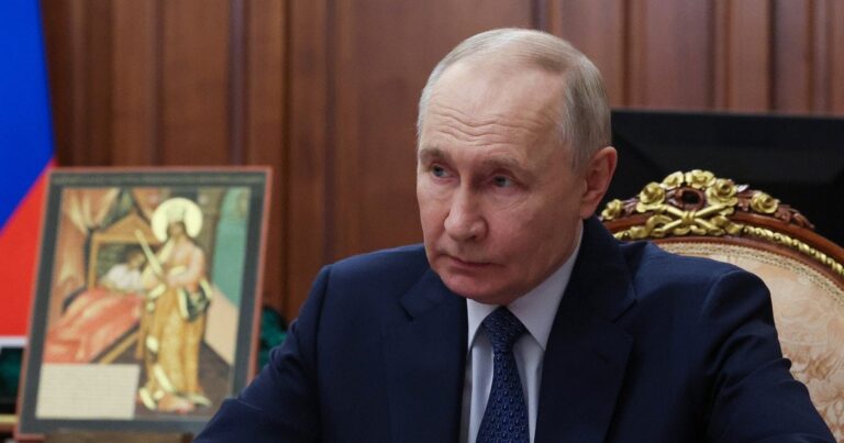 Невдоволення війною в РФ: як Путін намагається зберегти контроль на тлі втоми суспільства