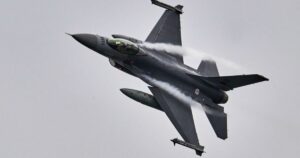 Український F-16 вперше збив російський Су-35 у повітряному бою: важливі деталі від американського генерала