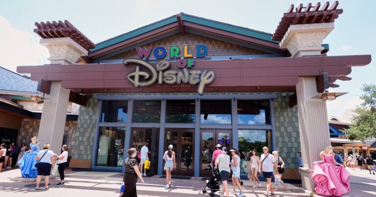 Трагічний інцидент у Disney World: 54-річний чоловік помер після атракціону It’s a Small World