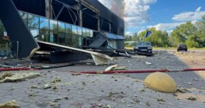 Атака на Чернігів 26 липня: Російські дрони влучили у супермаркет, є загиблі та поранені