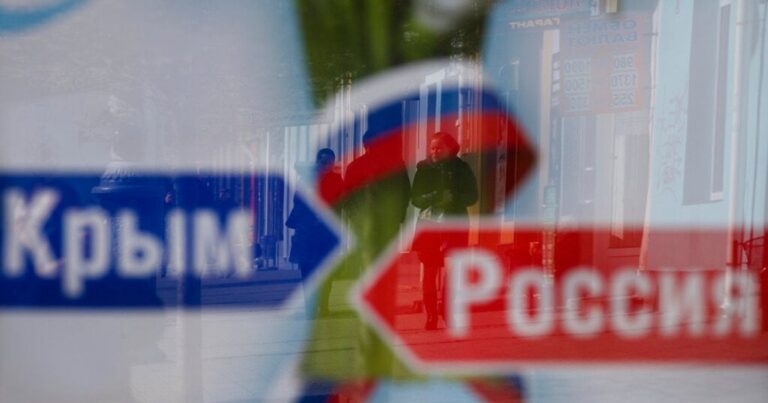 Тривожні сигнали в Криму: російські силовики вивозять сім’ї на тлі чуток про десантну операцію