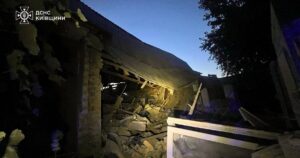 Масована атака на Київщину: зруйнований будинок, поранені жінки та дитина в Броварському районі