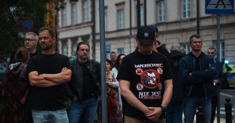 «Польща антибандерівська»: Марш пам’яті на Волинь у Варшаві закликав припинити допомогу Україні