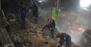 Кількість жертв атаки РФ на Київ знову зросла: з-під завалів дістали ще одну загиблу людину