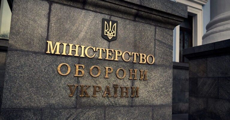 Без ключових міністрів до кінця літа: хто очолить Міноборони та МЗС України тимчасово
