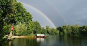 Українці в Польщі – як двоє хлопців врятували поляка після стрибка в заборонену водойму — Світ