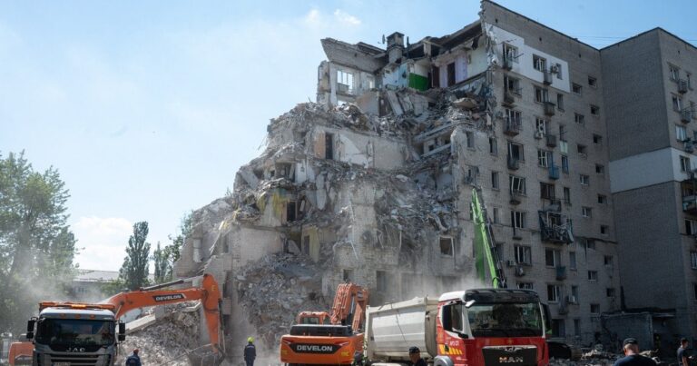 Шоста балістична атака на Київ за липень: Зеленський закликає партнерів прискорити постачання ППО