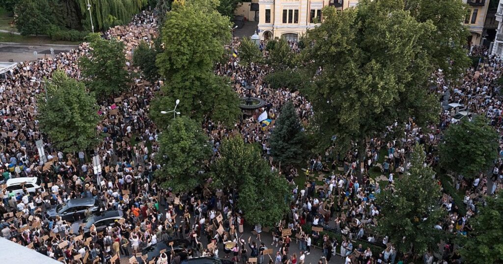 У Києві четвертий день протестують після відставки Федорова - чого вимагають люди — Киев У Києві четвертий день протестують після відставки Федорова - чого вимагають люди — Киев