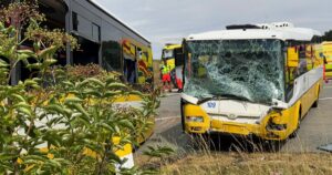 Автобус з українками потрапив у моторошну ДТП у Чехії: майже пів сотні постраждалих, перші деталі