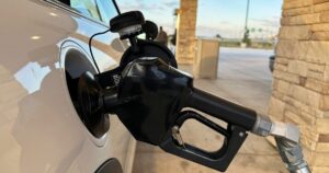 Паливна криза в Росії: Кремль пріоритетно забезпечує Москву, віддалені регіони страждають