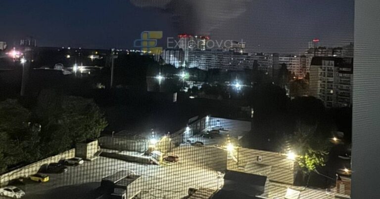 Масштабна пожежа у Волгограді: вибухи сколихнули місто, густий дим над НПЗ або складом Wildberries