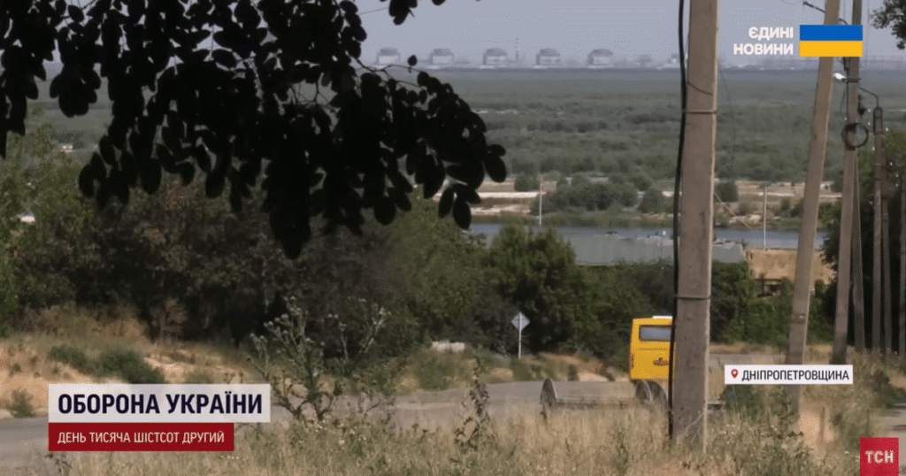 Постійні атаки та терор: росіяни полюють на цивільних та знищують місто в Україні (відео) Постійні атаки та терор: росіяни полюють на цивільних та знищують місто в Україні (відео)