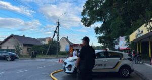 Стрілянина в Ужгороді - поліція шукає озброєного чоловіка в лісовому масиві — Укрaїнa