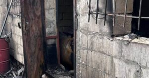 Будинки тліють, а місцеві збирають вцілілі речі: що зараз відбувається у Вишневому (фото, відео)