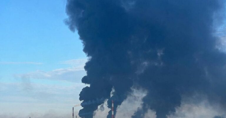 Перм у вогні: Українські удари по ключовому НПЗ “ЛУКОЙЛ-Пермнефтеоргсинтез” та реакція росіян