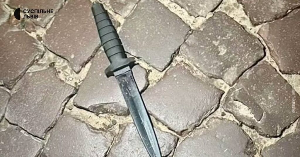 У Львові чоловік зарізав військовослужбовця ТЦК: поліцейський відкрив вогонь по нападнику У Львові чоловік зарізав військовослужбовця ТЦК: поліцейський відкрив вогонь по нападнику