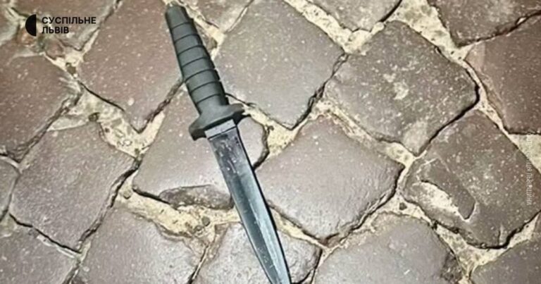 У Львові чоловік із ножем напав на військовослужбовця ТЦК: поліцейський застосував зброю, але військового врятувати не вдалося