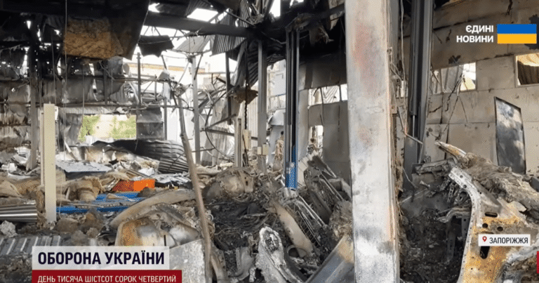 Росія завдала масованого удару по Запоріжжю: двоє загиблих, знищені підприємства та автосалон