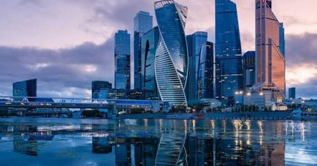 Усі будівлі Москва-Сіті терміново евакуюють – відключено ліфти, причини приховують – відео — Світ