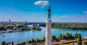 Країна без моря стала туристичним хітом: чому мандрівники масово їдуть сюди