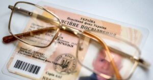 Як виправити помилку в трудовій книжці, щоб не втратити пенсію в Україні: повний посібник