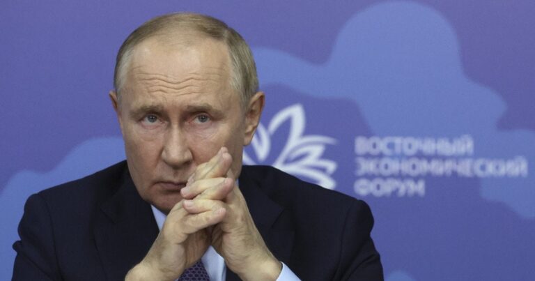 Путін у бронепотязі: як російський диктатор ховається від дронів та брехні