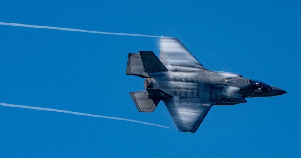 Новини світу сьогодні - у США упав винищувач-невидимка F-35B — Світ Новини світу сьогодні - у США упав винищувач-невидимка F-35B — Світ