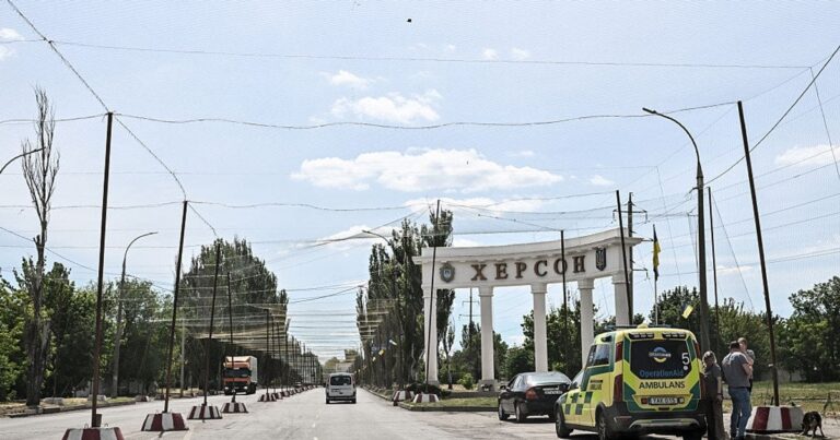 Херсон без тепла та світла: чи починається евакуація та до чого готуватися містянам