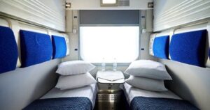 Пекельна Спека в Потягах Укрзалізниці: Пасажири Скаржаться на Нестерпні Умови