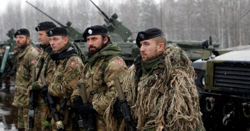 Країна ЄС оголосила про рівний обовʼязковий призов для жінок і чоловіків